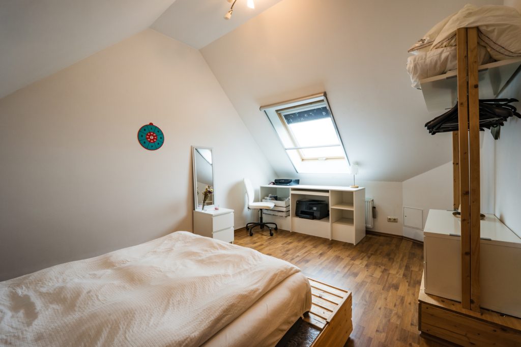 Immobilienangebot - Aachen - Alle - Historisches Anwesen mit Pferdeställen, Outdoor-Küche & Schwimmteich