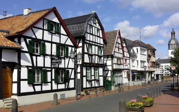 Immobilienangebot - Rheinbach - Alle - Attraktives Wohn- und Geschäftshaus mit umfangreichen Entwicklungsmöglichkeiten