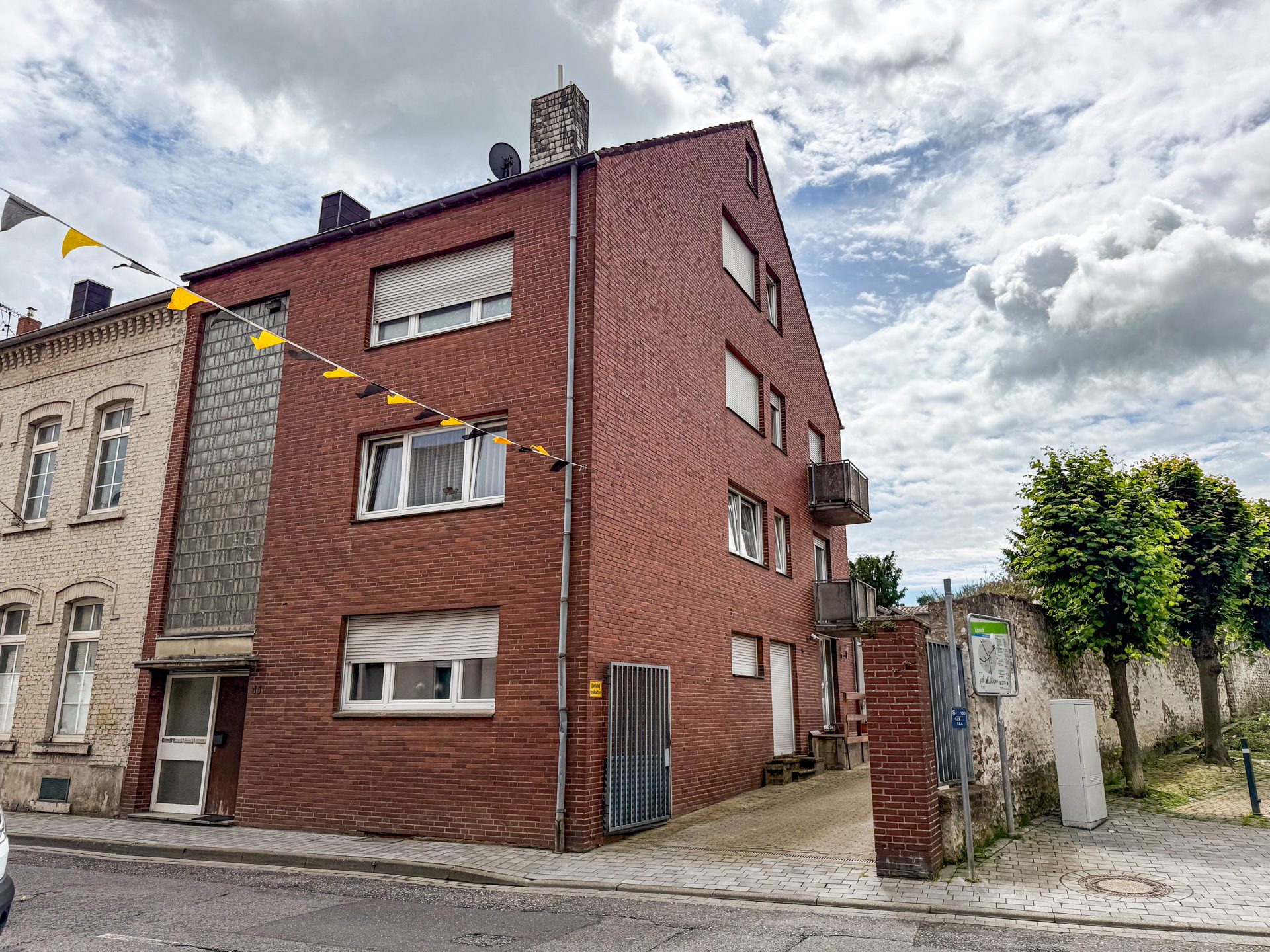 Immobilienangebot - Linnich - Alle - Mehrfamilienhaus-Ensemble auf großzügigem Grundstück in Linnich