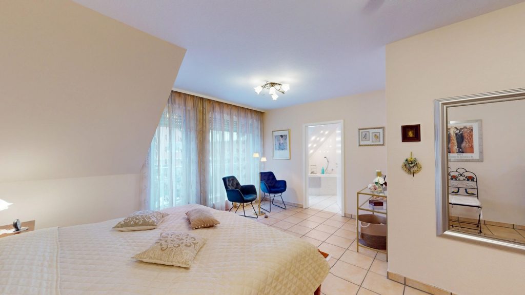 Immobilienangebot - Bergheim-Glessen - Alle - Familientraum in Spielstraße  -  Raumwunder mit Wellnessbereich