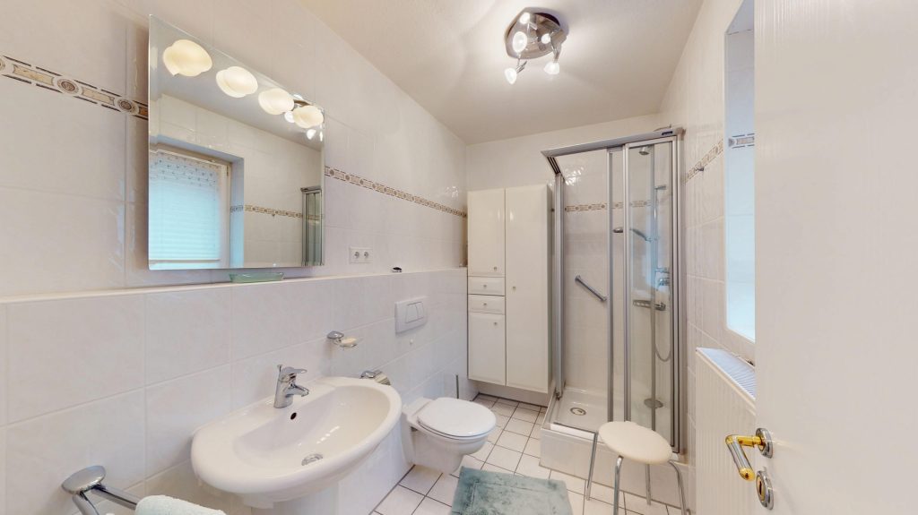 Immobilienangebot - Bergheim-Glessen - Alle - Familientraum in Spielstraße  -  Raumwunder mit Wellnessbereich