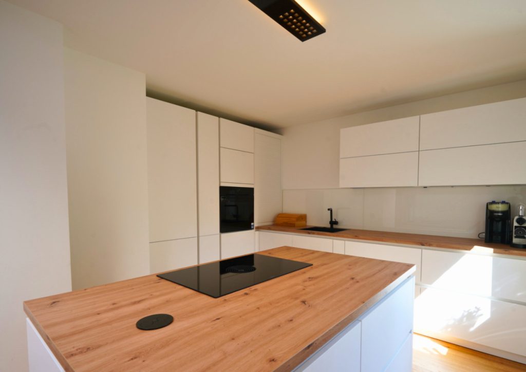 Immobilienangebot - Köln - Alle - Teilsanierte Doppelhaushälfte  -  Modernes Wohnkonzept  -  Kamin