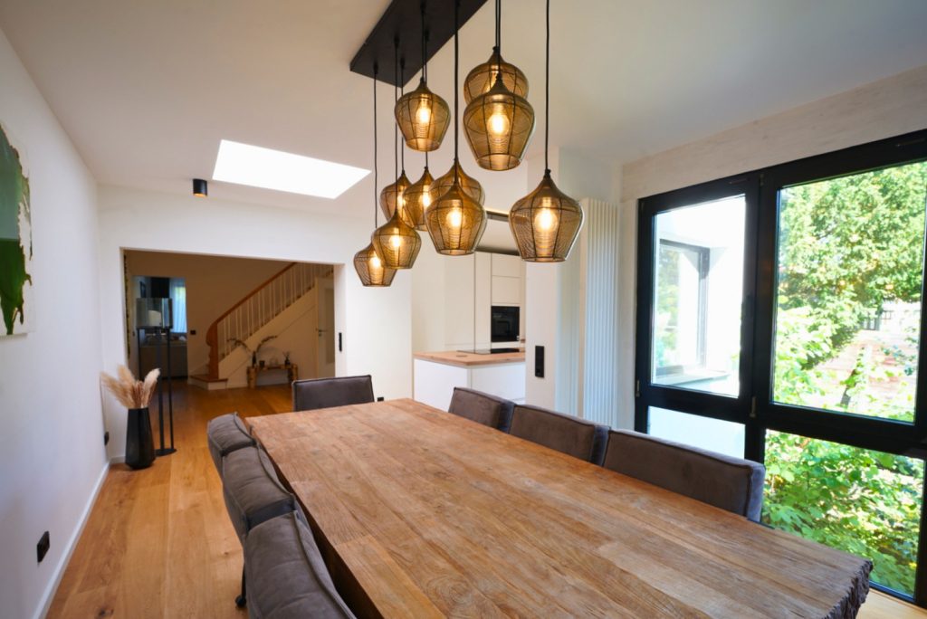Immobilienangebot - Köln - Alle - Teilsanierte Doppelhaushälfte  -  Modernes Wohnkonzept  -  Kamin