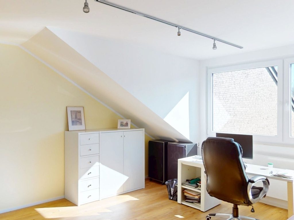 Immobilienangebot - Bonn - Alle - Reihenhaus in versetzter Bauweise mit hoher Privatsphäre  -  Hell und freundlich
