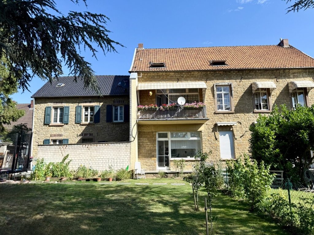 Immobilienangebot - Nideggen - Alle - Altes Schulgebäude  -  Gewerbeeinheit und 2 Wohneinheiten