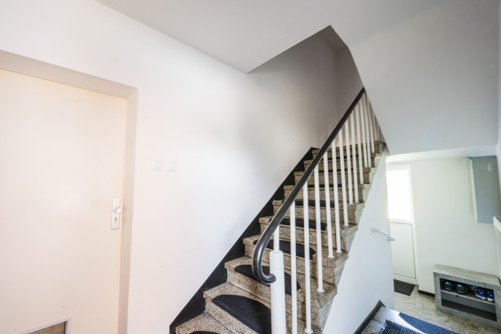 Immobilienangebot - Bergheim - Alle - Modernisierte Doppelhaushälfte mit Garage und großem Grundstück