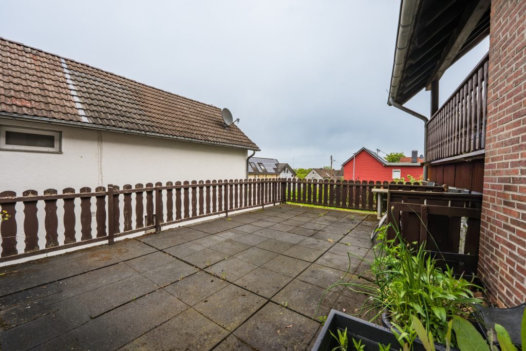 Immobilienangebot - Kall - Alle - Familienfreundliches Einfamilienhaus mit Dachterrasse, Balkon & Garage