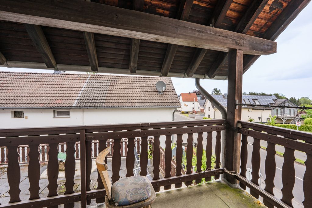 Immobilienangebot - Kall - Alle - Familienfreundliches Einfamilienhaus mit Dachterrasse, Balkon & Garage