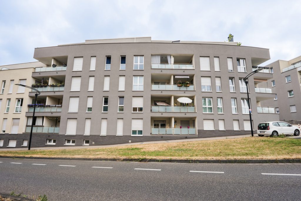 Immobilienangebot - Hürth - Alle - Kapitalanlage mit Perspektive  -  2-Zimmer -  Loggia und Aufzug