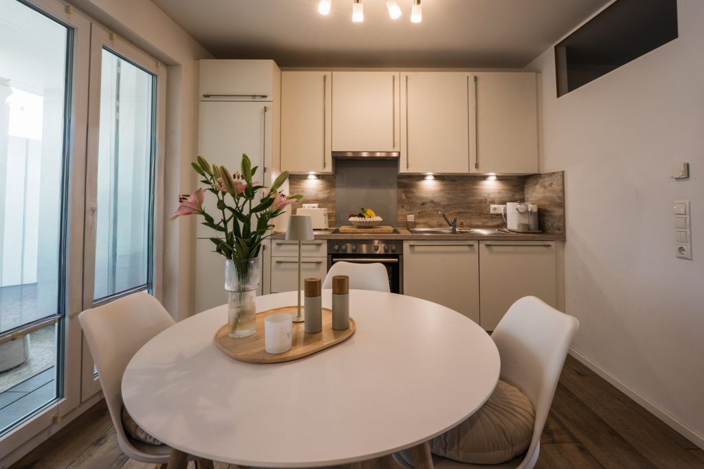 Immobilienangebot - Hürth - Alle - Kapitalanlage mit Perspektive  -  2-Zimmer -  Loggia und Aufzug