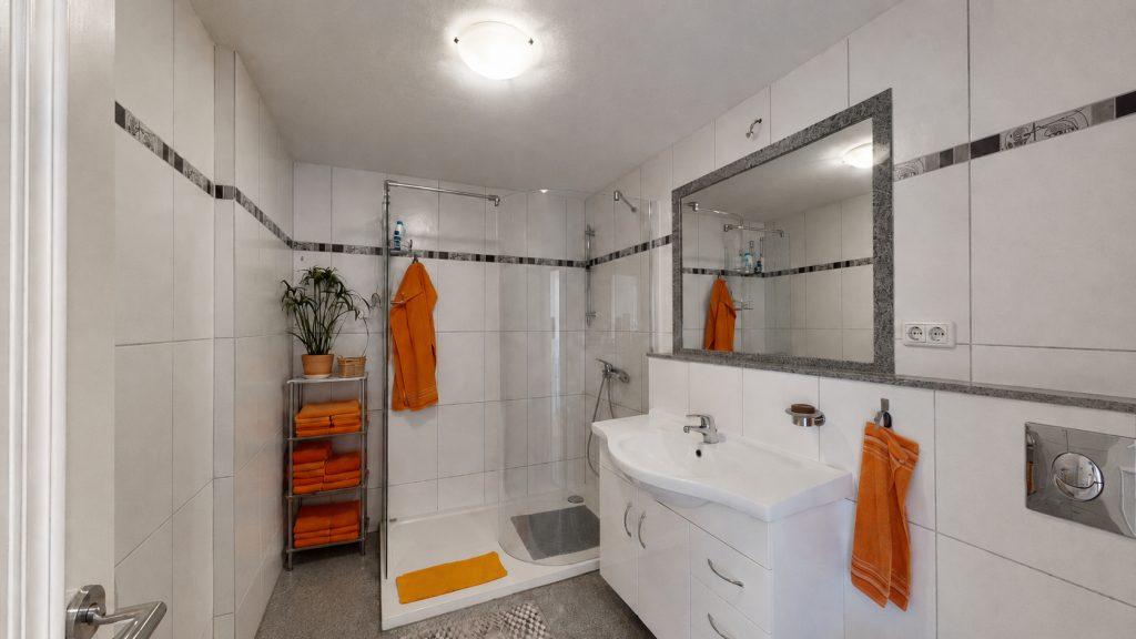 Immobilienangebot - Bergheim - Alle - Kapitalanlage mit Weitblick  -  Zweiraumwohnung mit Balkon