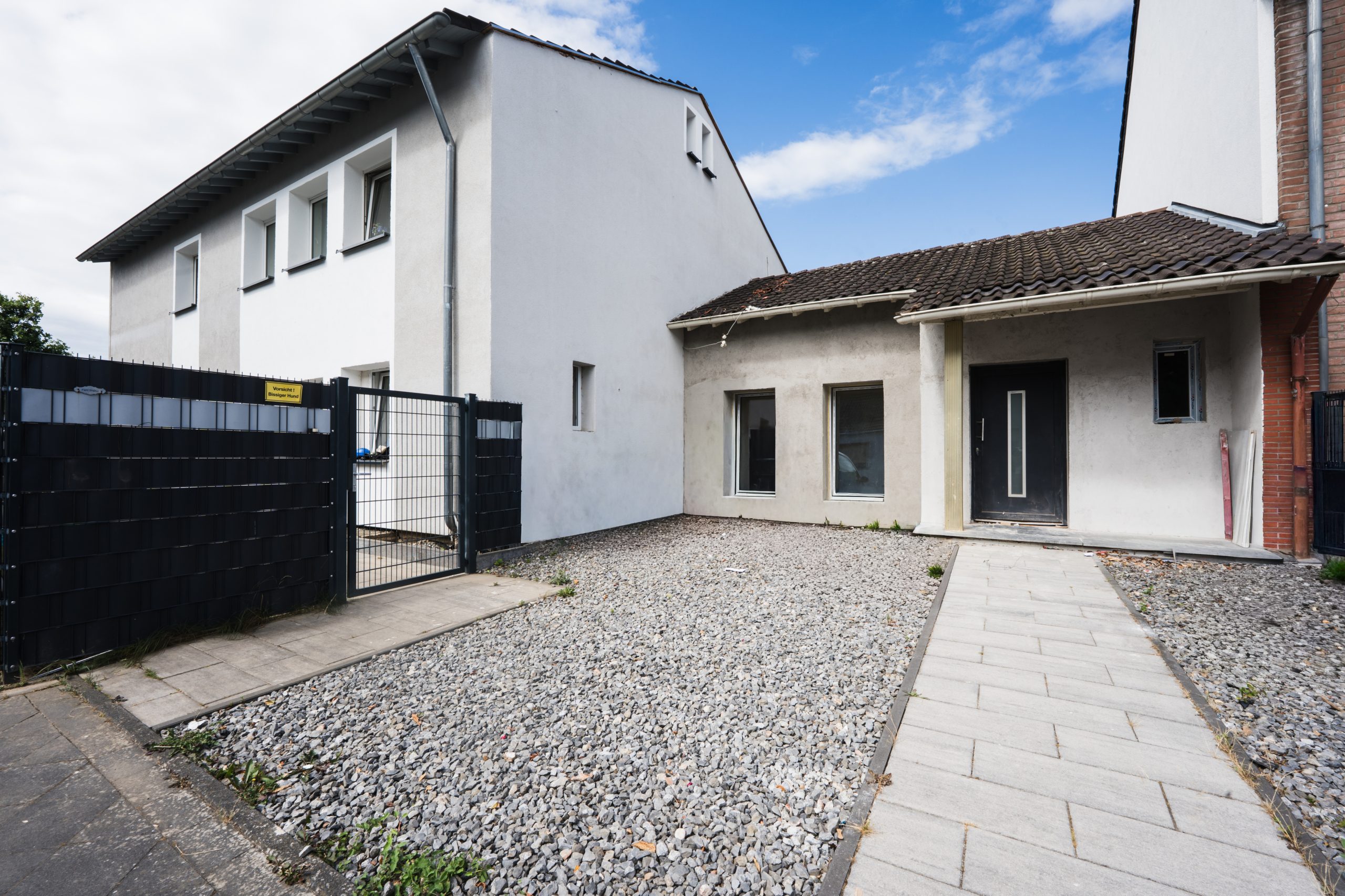 Immobilienangebot - Eschweiler - Alle - Modernisiertes Einfamilienhaus mit Einliegerwohnung & Designküche