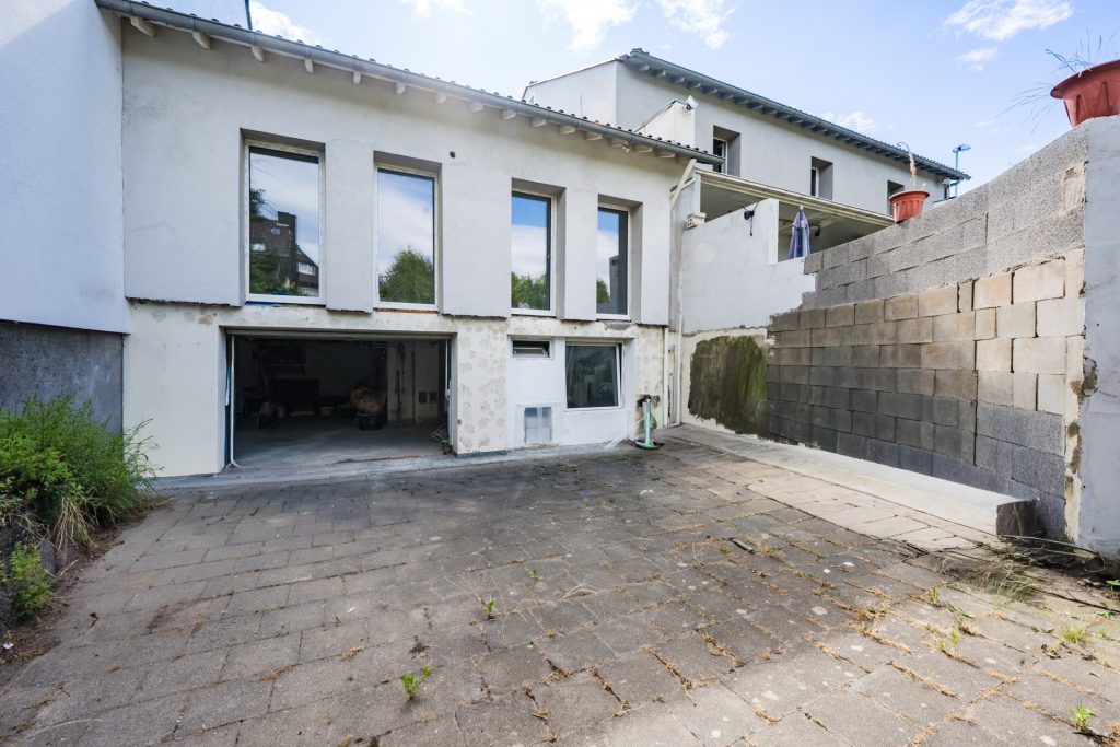 Immobilienangebot - Eschweiler - Alle - Modernisiertes Einfamilienhaus mit Einliegerwohnung & Designküche