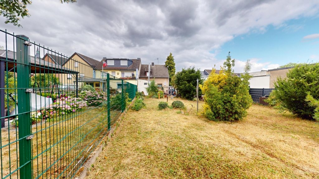 Immobilienangebot - Kerpen - Alle - Ausbaupotential  -  Ruhige Lage im Ortskern  -  500 m² Südgarten