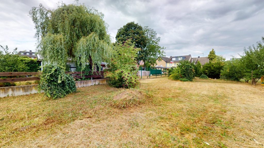 Immobilienangebot - Kerpen - Alle - Ausbaupotential  -  Ruhige Lage im Ortskern  -  500 m² Südgarten