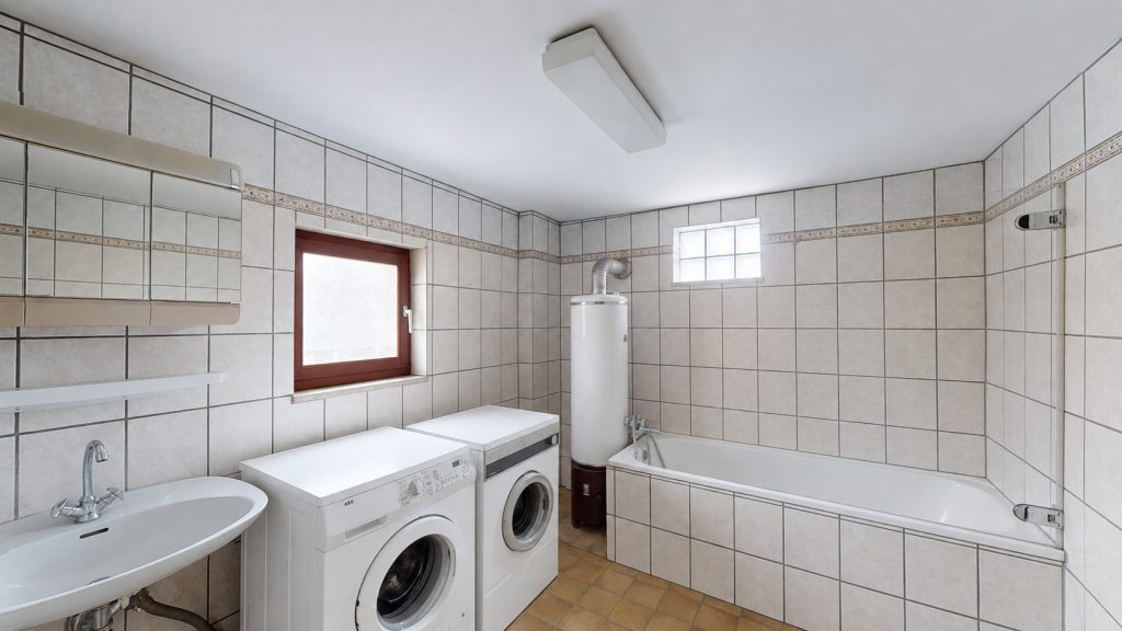 Immobilienangebot - Kerpen - Alle - Ausbaupotential  -  Ruhige Lage im Ortskern  -  500 m² Südgarten