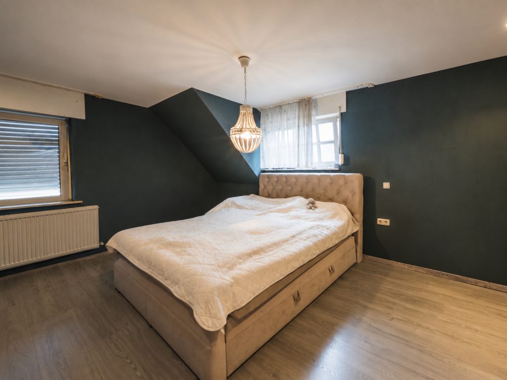 Immobilienangebot - Titz - Alle - Familienfreundliche Doppelhaushälfte mit zwei Garagen & gepflegtem Garten