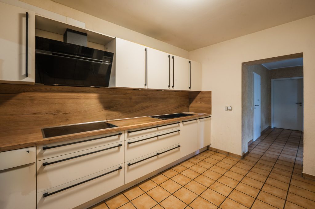 Immobilienangebot - Titz - Alle - Familienfreundliche Doppelhaushälfte mit zwei Garagen & gepflegtem Garten