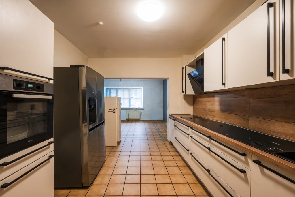 Immobilienangebot - Titz - Alle - Familienfreundliche Doppelhaushälfte mit zwei Garagen & gepflegtem Garten