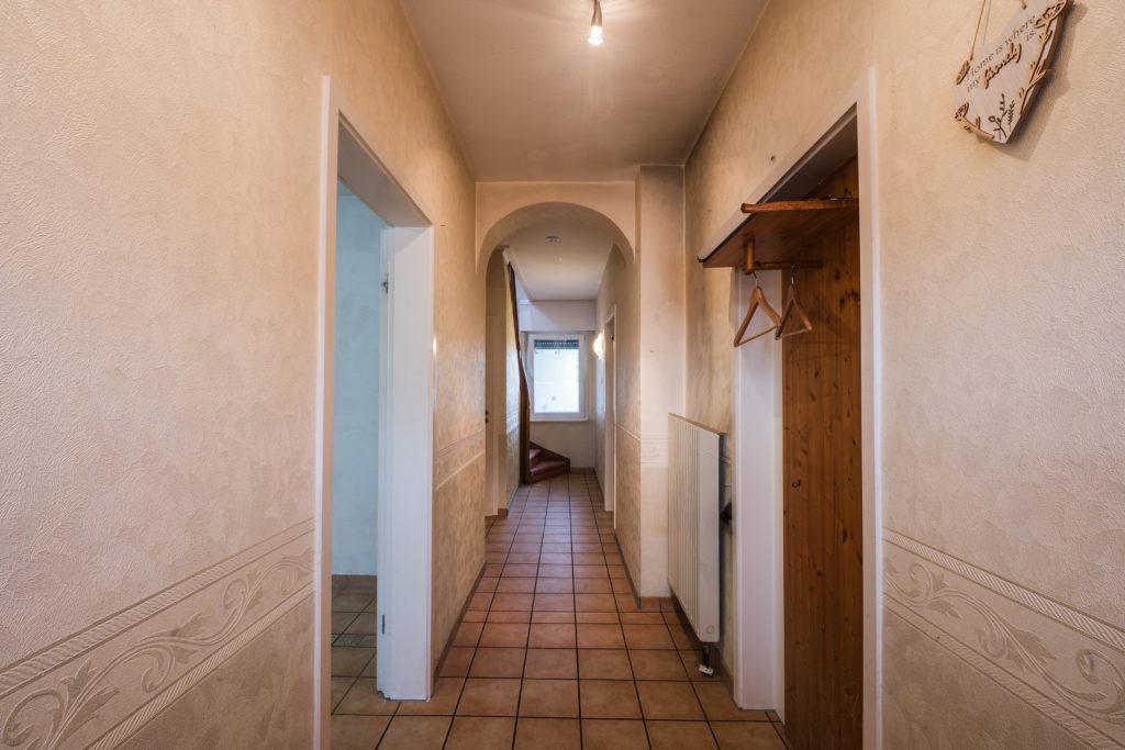 Immobilienangebot - Titz - Alle - Familienfreundliche Doppelhaushälfte mit zwei Garagen & gepflegtem Garten