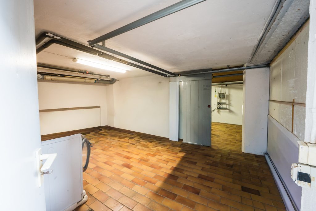 Immobilienangebot - Titz - Alle - Familienfreundliche Doppelhaushälfte mit zwei Garagen & gepflegtem Garten