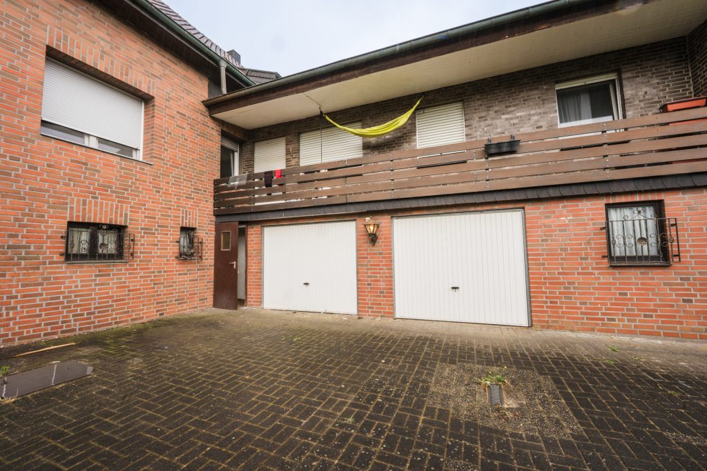 Immobilienangebot - Titz - Alle - Familienfreundliche Doppelhaushälfte mit zwei Garagen & gepflegtem Garten