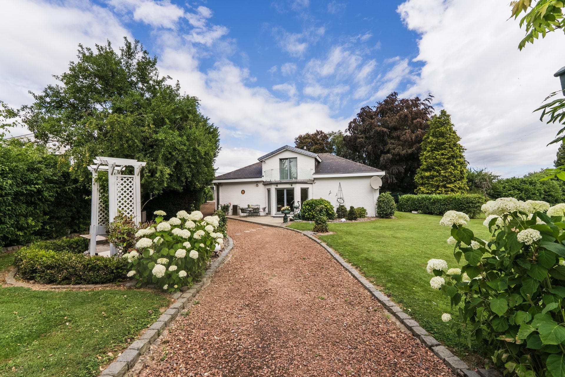 Immobilienangebot - Baelen - Alle - Exklusives Wohnen nahe Aachen – mit Gästehaus & parkähnlichem Grundstück