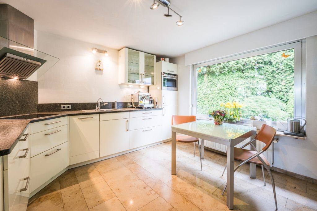 Immobilienangebot - Baelen - Alle - Exklusives Wohnen nahe Aachen – mit Gästehaus & parkähnlichem Grundstück