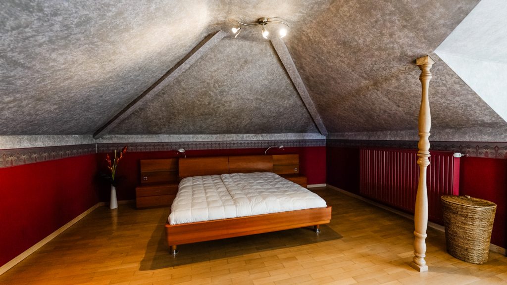 Immobilienangebot - Aachen-Lichtenbusch - Alle - Exklusives Wohnen im Dreiländereck – mit Gästehaus & parkähnlichem Grundstück