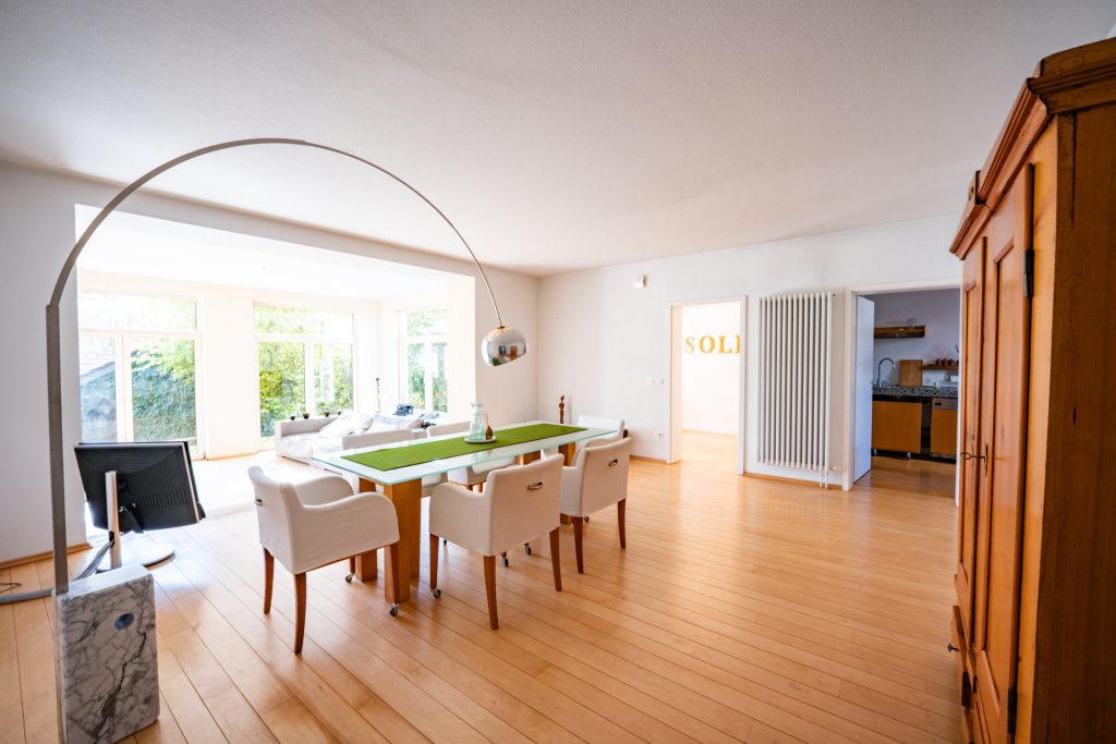 Immobilienangebot - Dahlem - Alle - Zwei Häuser auf einem Grundstück  -  Flexible Nutzung  -  Großzügige Anlage