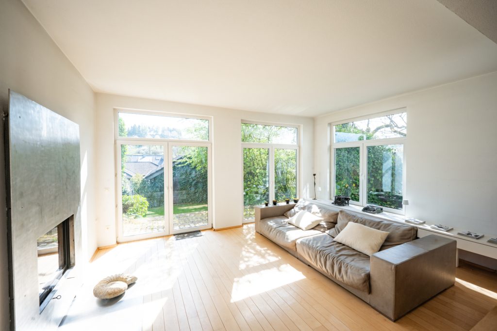 Immobilienangebot - Dahlem - Alle - Zwei Häuser auf einem Grundstück  -  Flexible Nutzung  -  Großzügige Anlage