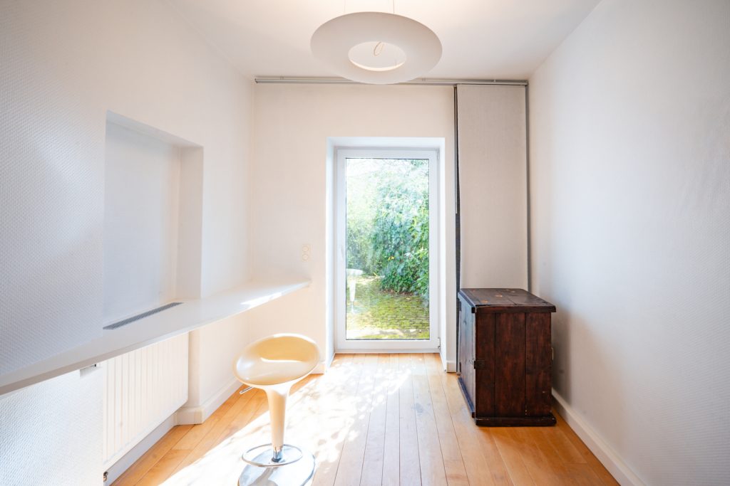Immobilienangebot - Dahlem - Alle - Zwei Häuser auf einem Grundstück  -  Flexible Nutzung  -  Großzügige Anlage