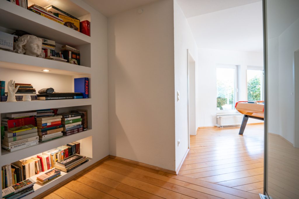 Immobilienangebot - Dahlem - Alle - Zwei Häuser auf einem Grundstück  -  Flexible Nutzung  -  Großzügige Anlage