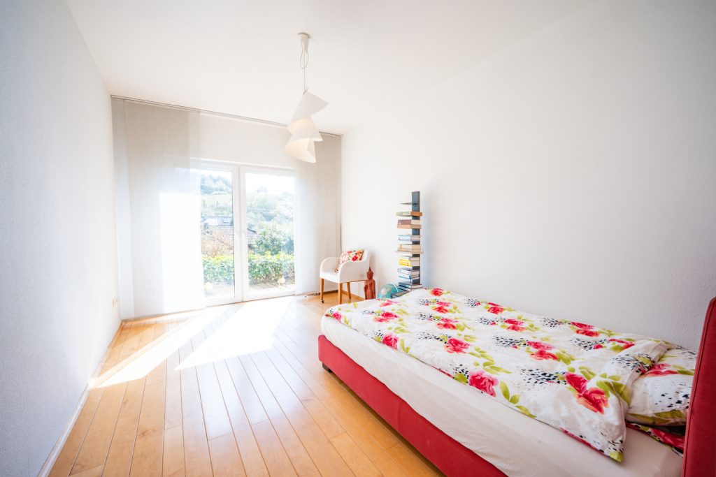 Immobilienangebot - Dahlem - Alle - Zwei Häuser auf einem Grundstück  -  Flexible Nutzung  -  Großzügige Anlage