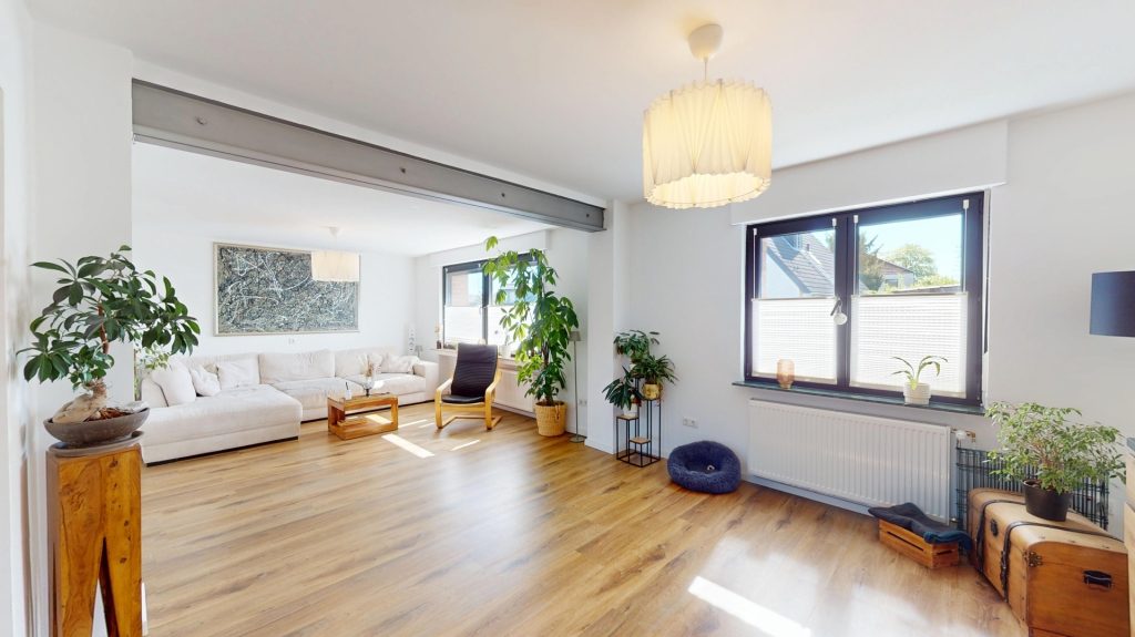 Immobilienangebot - Bergheim-Glessen - Alle - Umfangreich saniert  -  Sieben Zimmer  -  Doppelgarage