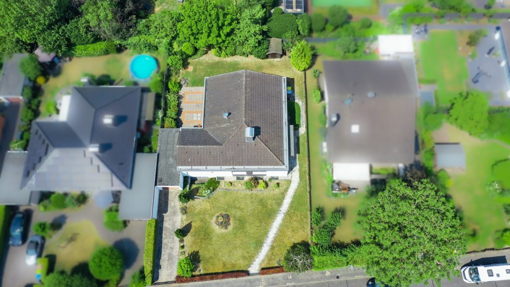 Immobilienangebot - Erftstadt-Lechenich - Alle - Bungalow-Komfort  -  Ein Zuhause für heute und für morgen