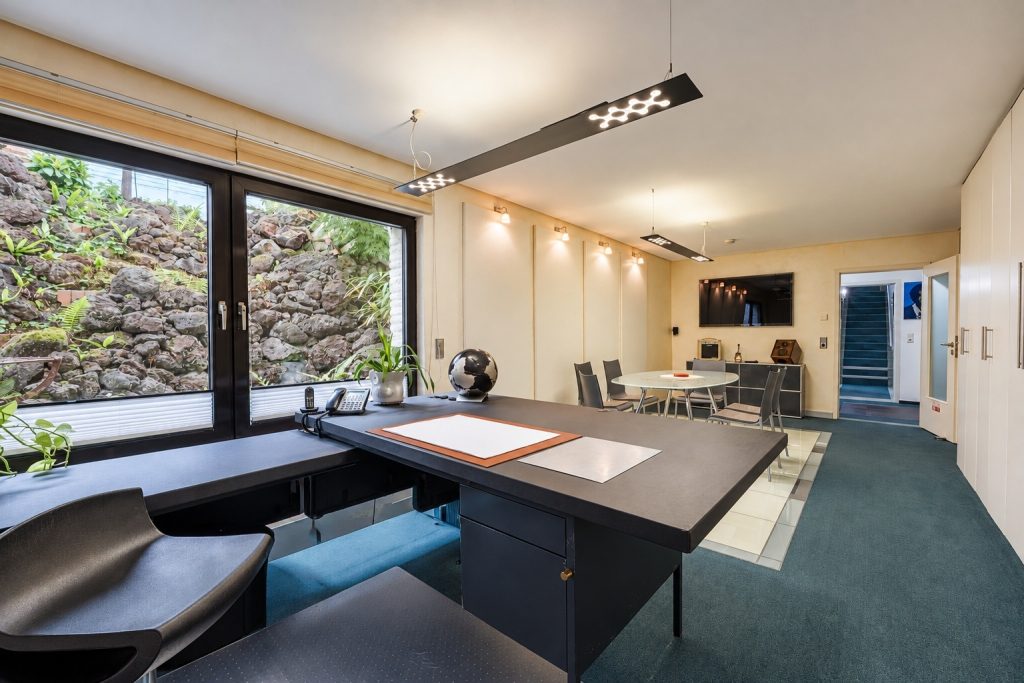 Immobilienangebot - Köln - Alle - Modernisiertes Reihenhaus  -  Köln-Pesch  -  Wohnen und Arbeiten