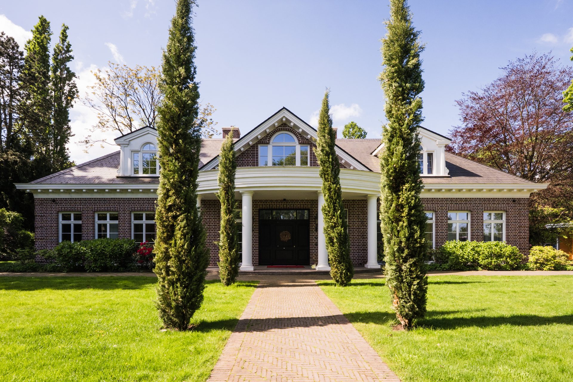 Immobilienangebot - Neukirchen-Vluyn - Alle - Zeitlose Eleganz  -  Britischer Landhausstil  -  Purer Luxus