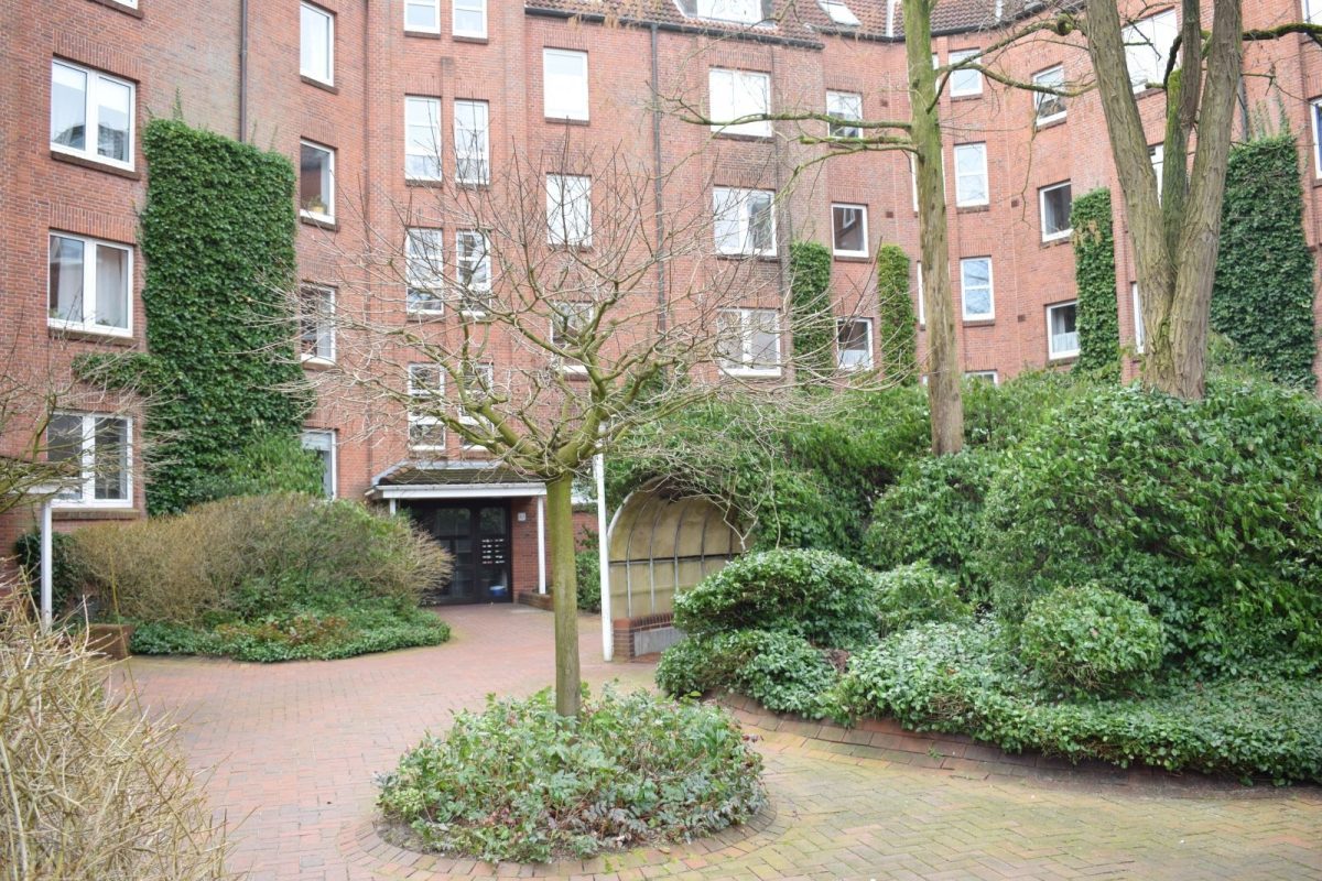 Immobilienangebot - Kiel - Alle - Vermietete 3-Zimmer-ETW mit Tiefgaragenstellplatz in der Wohnanlage "Eiche" im Kieler Zentrum
