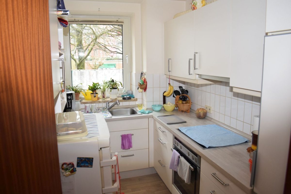 Immobilienangebot - Kiel - Alle - Vermietete 3-Zimmer-ETW mit Tiefgaragenstellplatz in der Wohnanlage "Eiche" im Kieler Zentrum