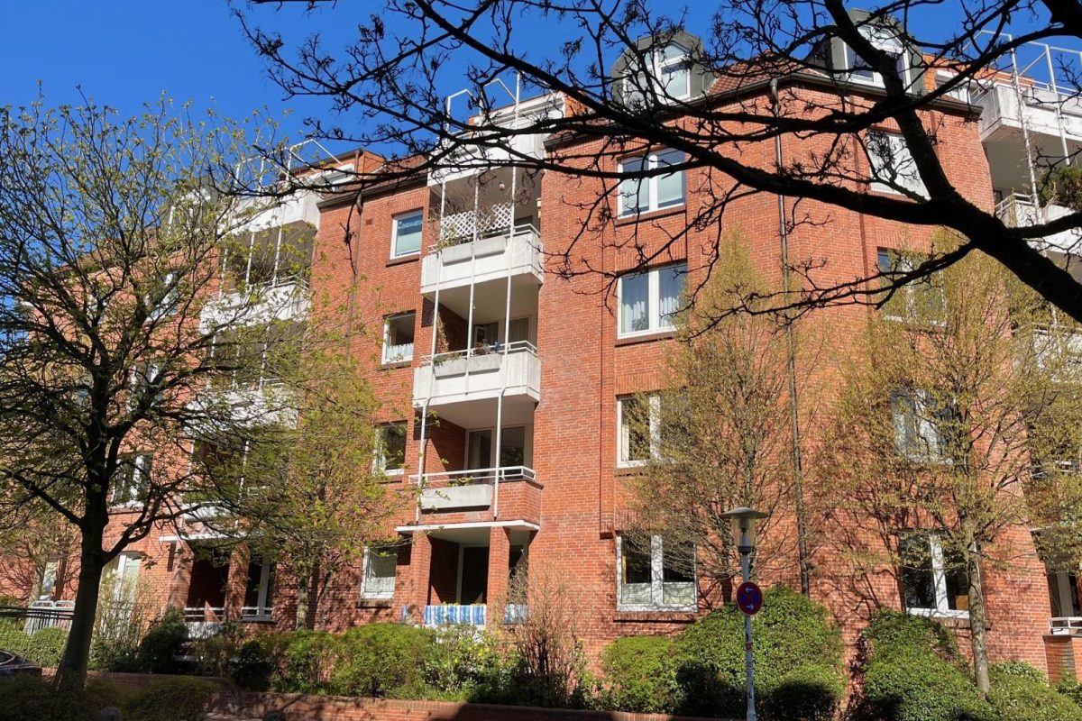 Immobilienangebot - Kiel - Alle - Vermietete 3-Zimmer-ETW mit Tiefgaragenstellplatz in der Wohnanlage "Eiche" im Kieler Zentrum