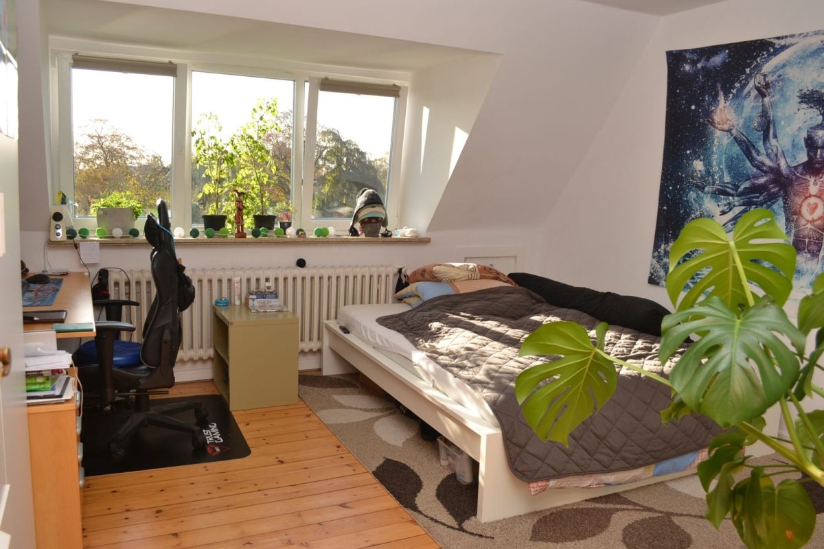 Immobilienangebot - Kiel - Alle - Gemütlich und sonnig unter'm Dach - schöne 3-Zimmer-ETW mit neuer Dachloggia Nh. Blücherplatz
