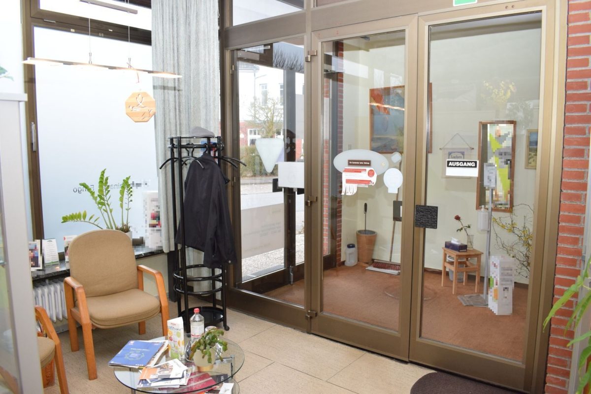 Immobilienangebot - Schwentinental - Alle - Gewerbeeinheit mit flexiblen Aufteilungsmöglichkeiten im Ortskern von Klausdorf