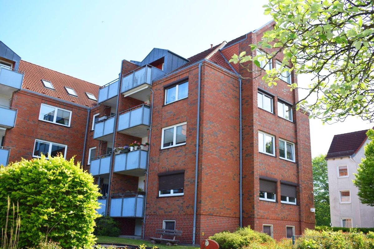 Immobilienangebot - Kiel - Alle - Junge moderne Dachgeschosswohnung mit herrlichem Blick und Pkw-Stellplatz