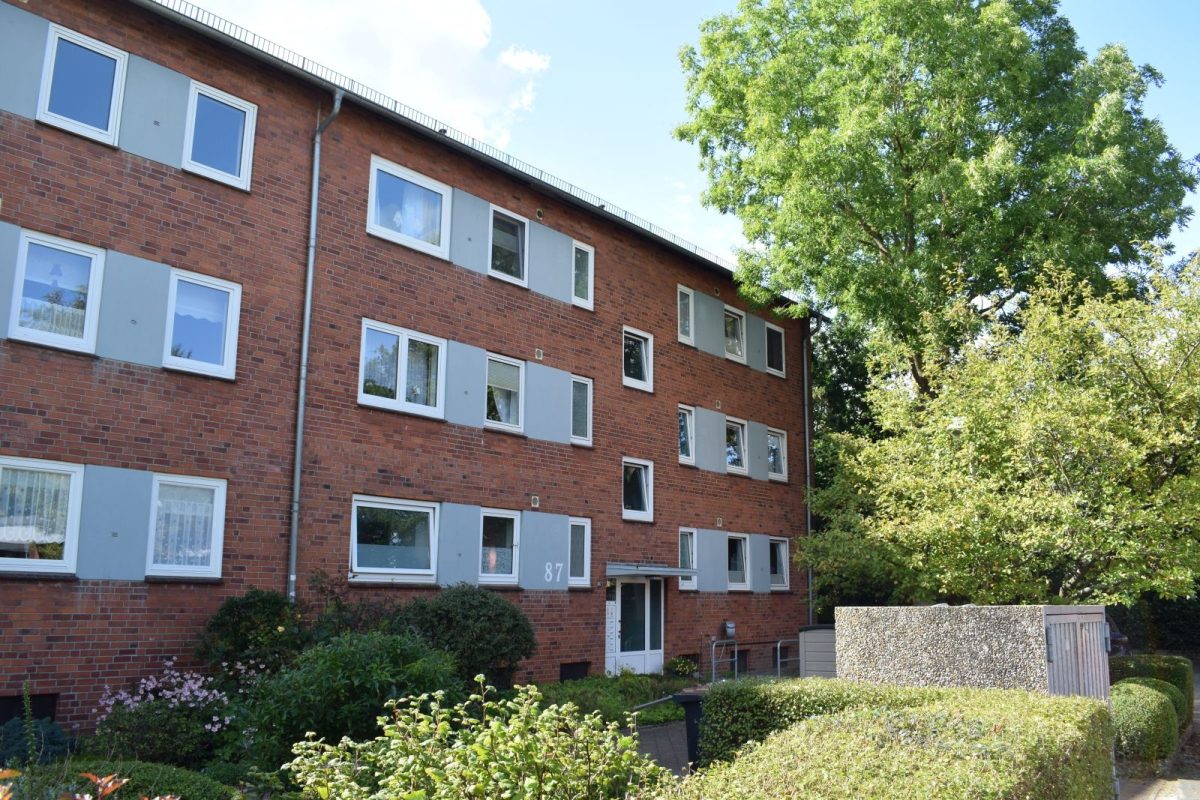 Immobilienangebot - Kiel - Alle - 5 x 3-Zimmer-Wohnungspaket mit 16 Garagen, 2 Stellplätzen und erheblichem Steigerungspotenzial