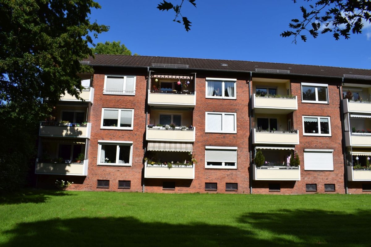 Immobilienangebot - Kiel - Alle - 5 x 3-Zimmer-Wohnungspaket mit 16 Garagen, 2 Stellplätzen und erheblichem Steigerungspotenzial