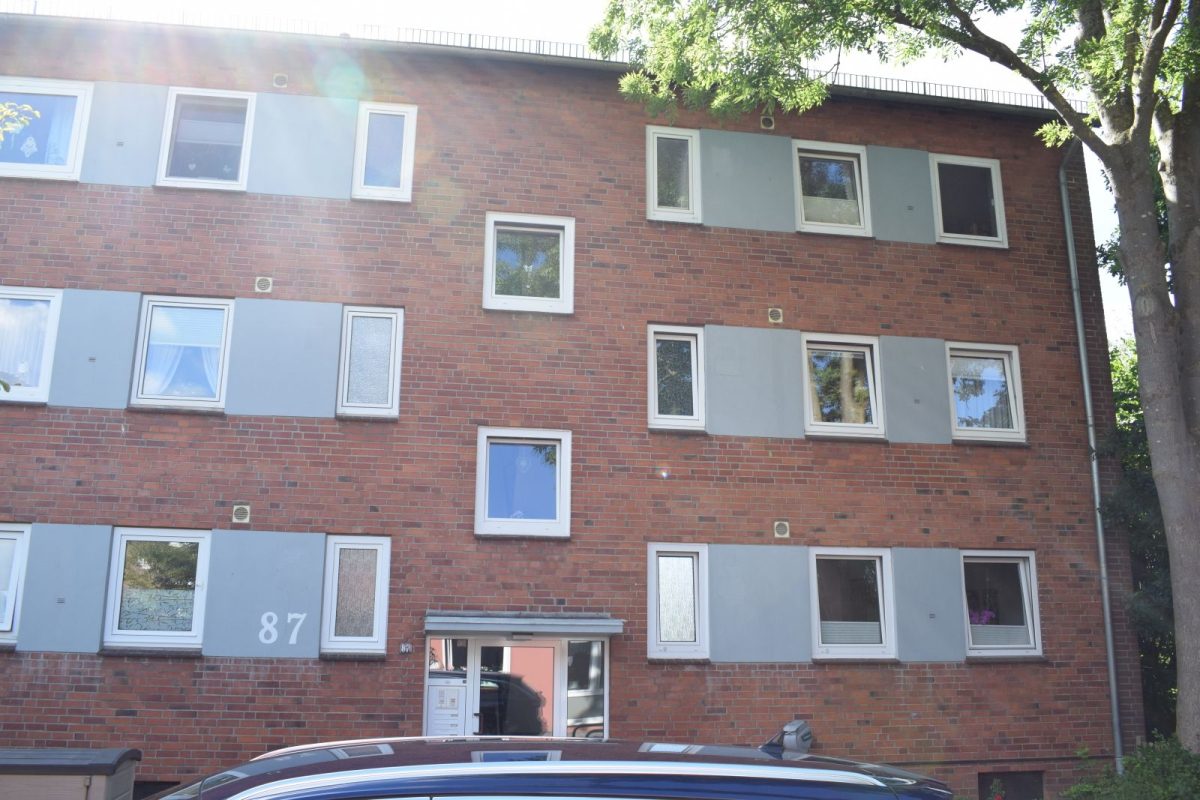 Immobilienangebot - Kiel - Alle - 5 x 3-Zimmer-Wohnungspaket mit 16 Garagen, 2 Stellplätzen und erheblichem Steigerungspotenzial