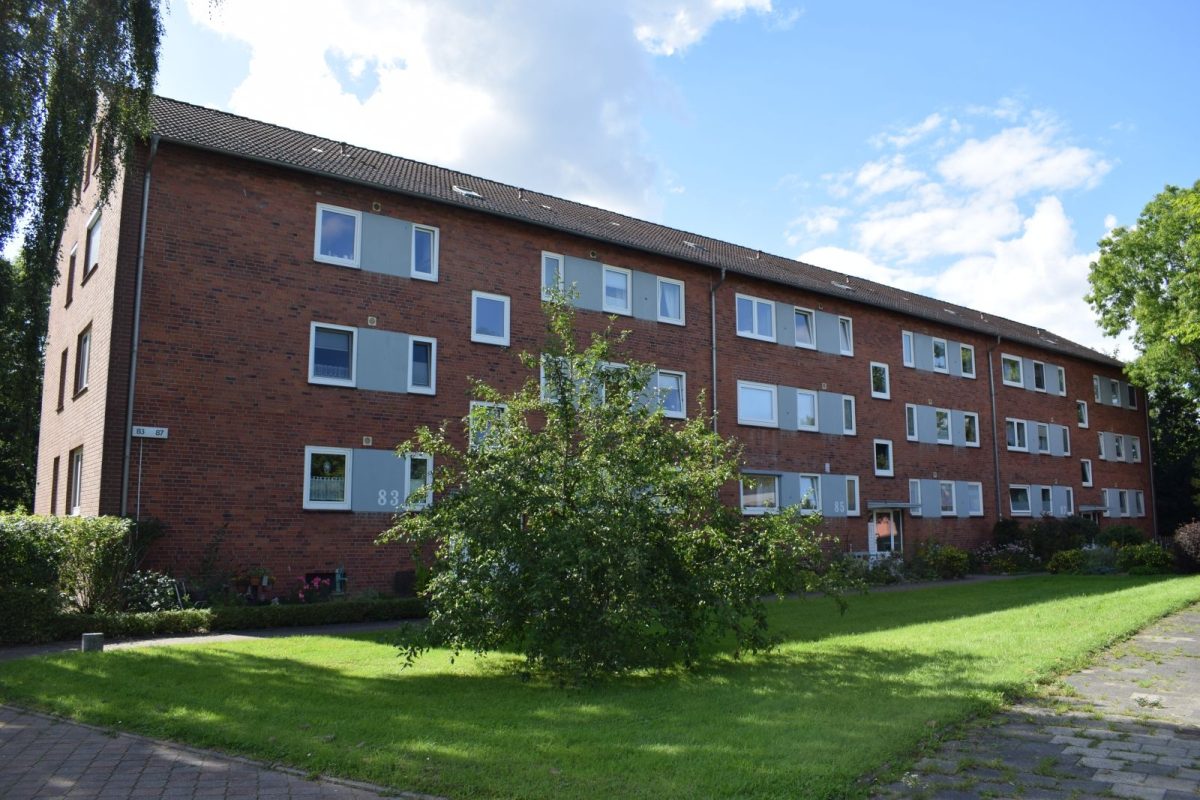 Immobilienangebot - Kiel - Alle - 5 x 3-Zimmer-Wohnungspaket mit 16 Garagen, 2 Stellplätzen und erheblichem Steigerungspotenzial