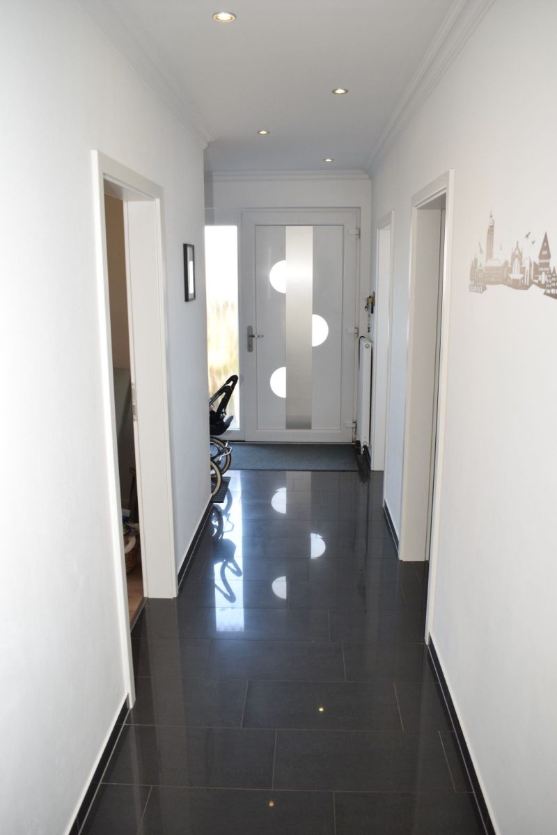 Immobilienangebot - Kiel / Neumeimersdorf - Alle - - Für Jung und Alt -
Moderner Walmdachbungalow im exzellenten Zustand