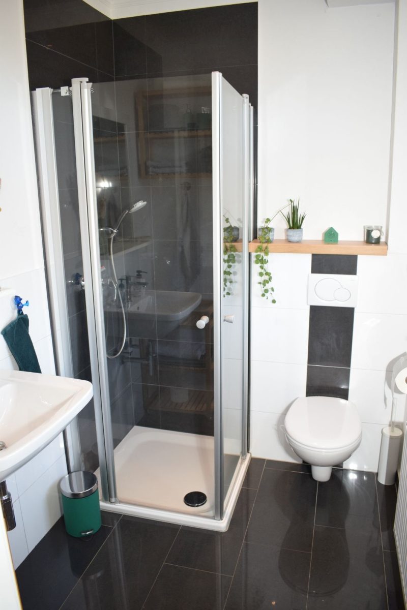 Immobilienangebot - Kiel / Neumeimersdorf - Alle - - Für Jung und Alt -
Moderner Walmdachbungalow im exzellenten Zustand